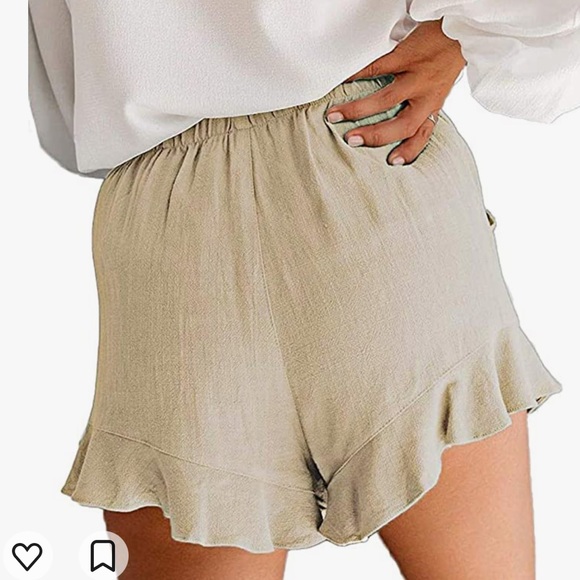 Lightweight, ruffled shorts - Picture 3 of 7